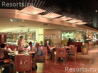 The Fairmont Dubai 6